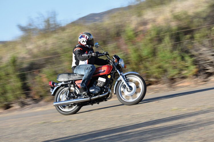 Duke of Oil: 1976 Yamaha RD400C